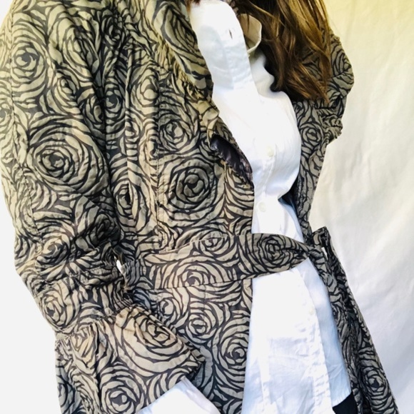 Silver and dark gray rosette textured floral collar jacket Silver and dark gray rosette textured floral collar jacket